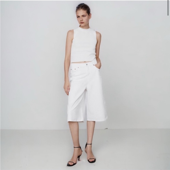 Zara Pants - Zara The 70s Bermuda Wide Leg High Rise Jean shorts Size 6
